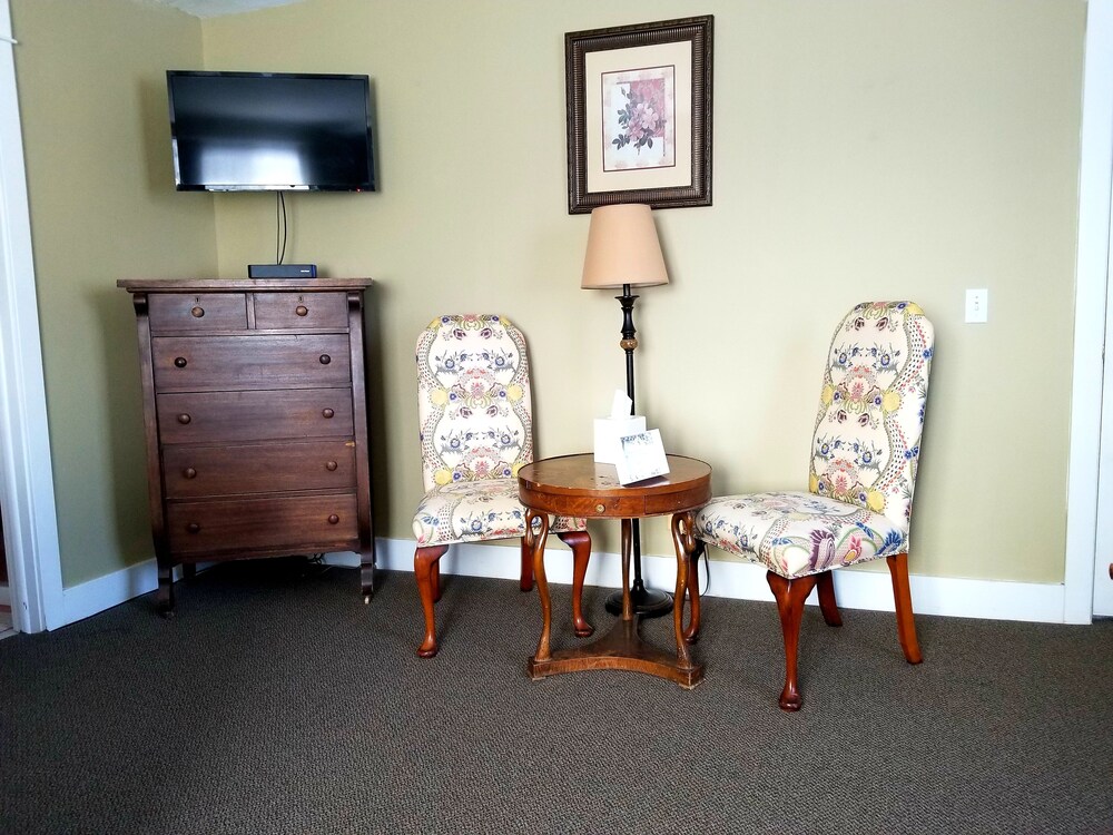 The Inn At Ellsworth Estate - photo 15