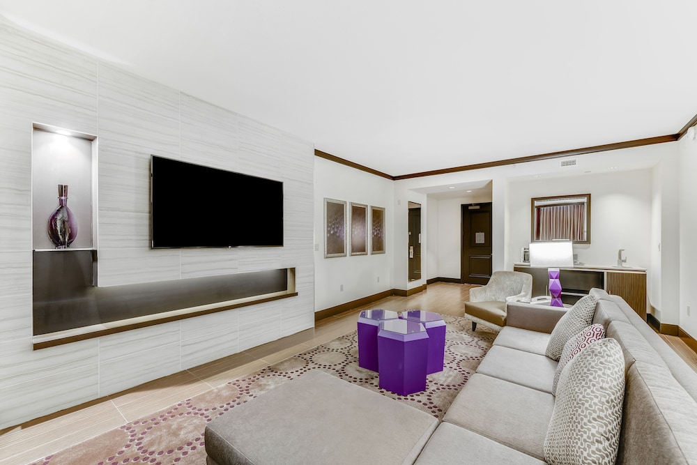 Harrah's Resort Atlantic City Hotel & Casino - photo 5