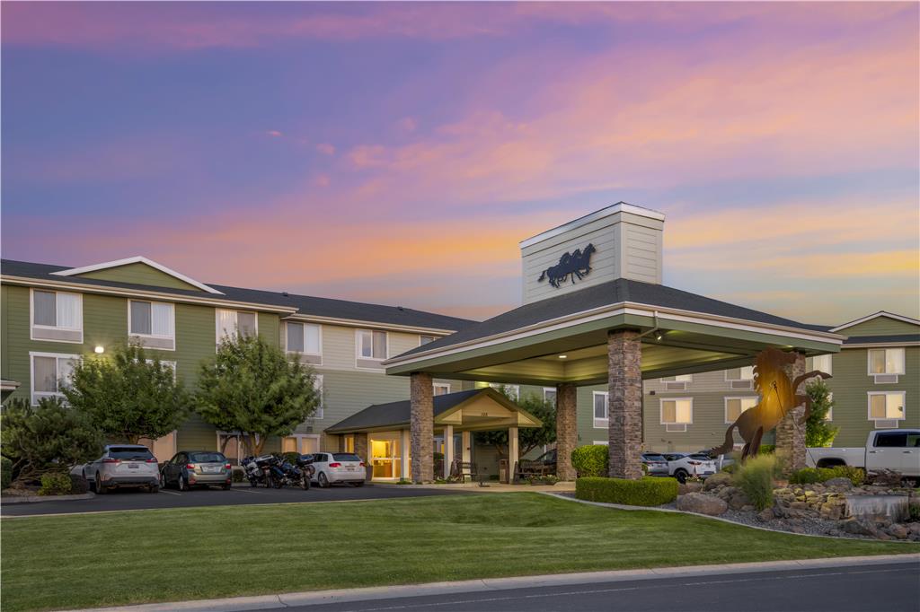 Best Western Bronco Inn - photo 45