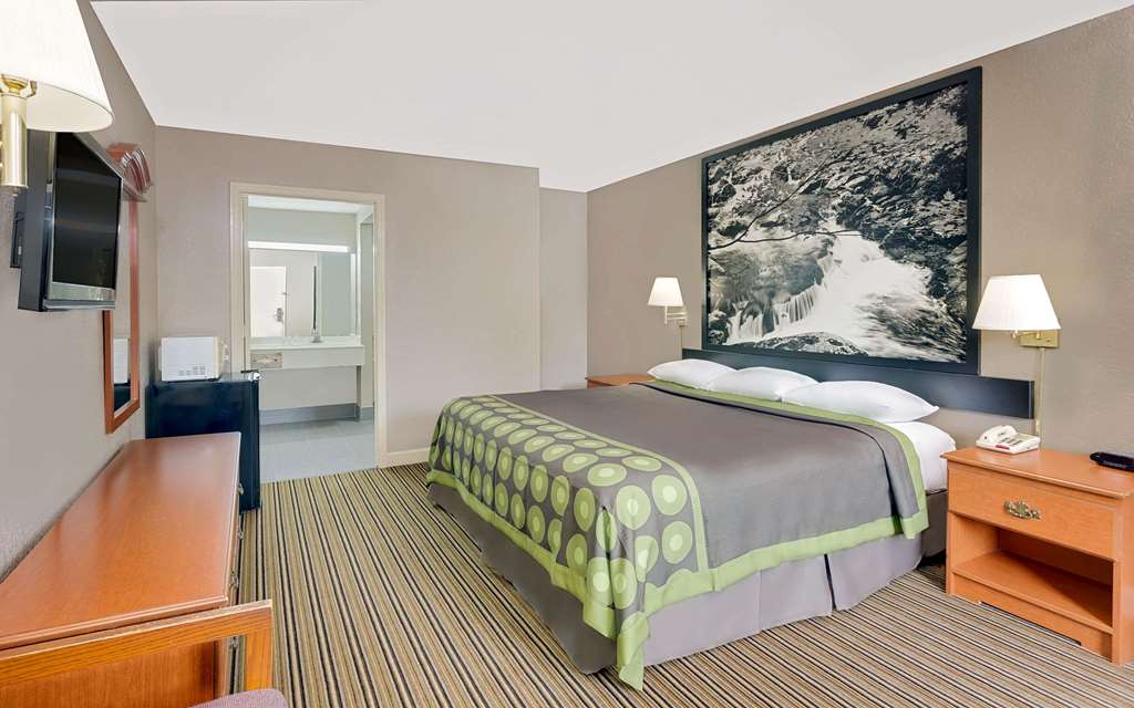 Super 8 by Wyndham Athens - photo 9