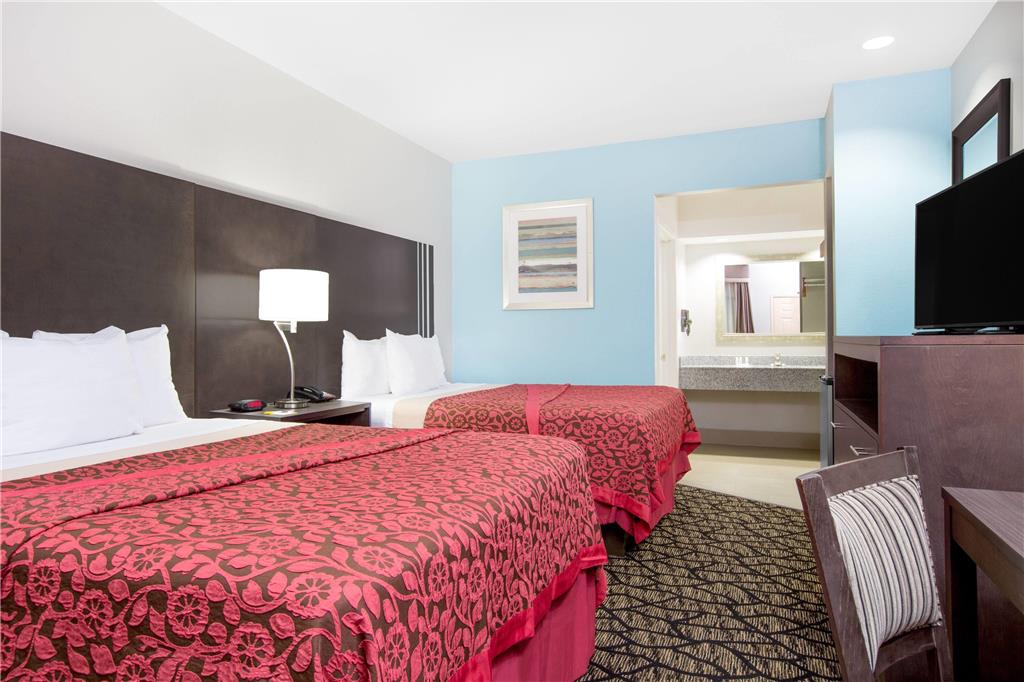 Days Inn & Suites by Wyndham Madisonville - photo 8