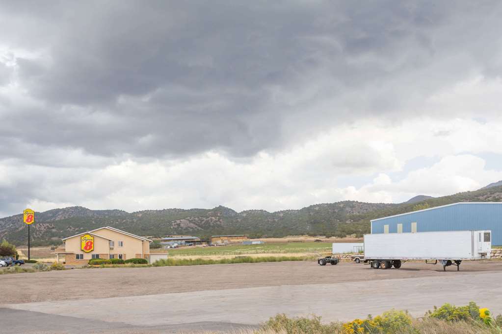 Super 8 by Wyndham Nephi - photo 2