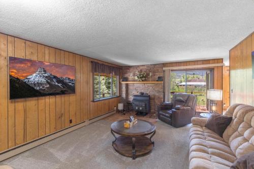 64 Rose Court — 4-Star Luxury Hotel in Ridgway, United States