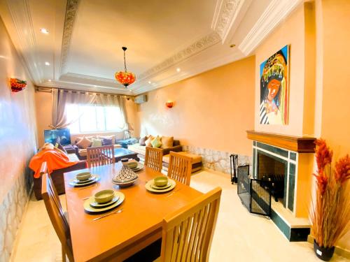 Cosy calm 2BDR central near train & tramway — 4-Star Luxury Hotel in Casablanca, Morocco