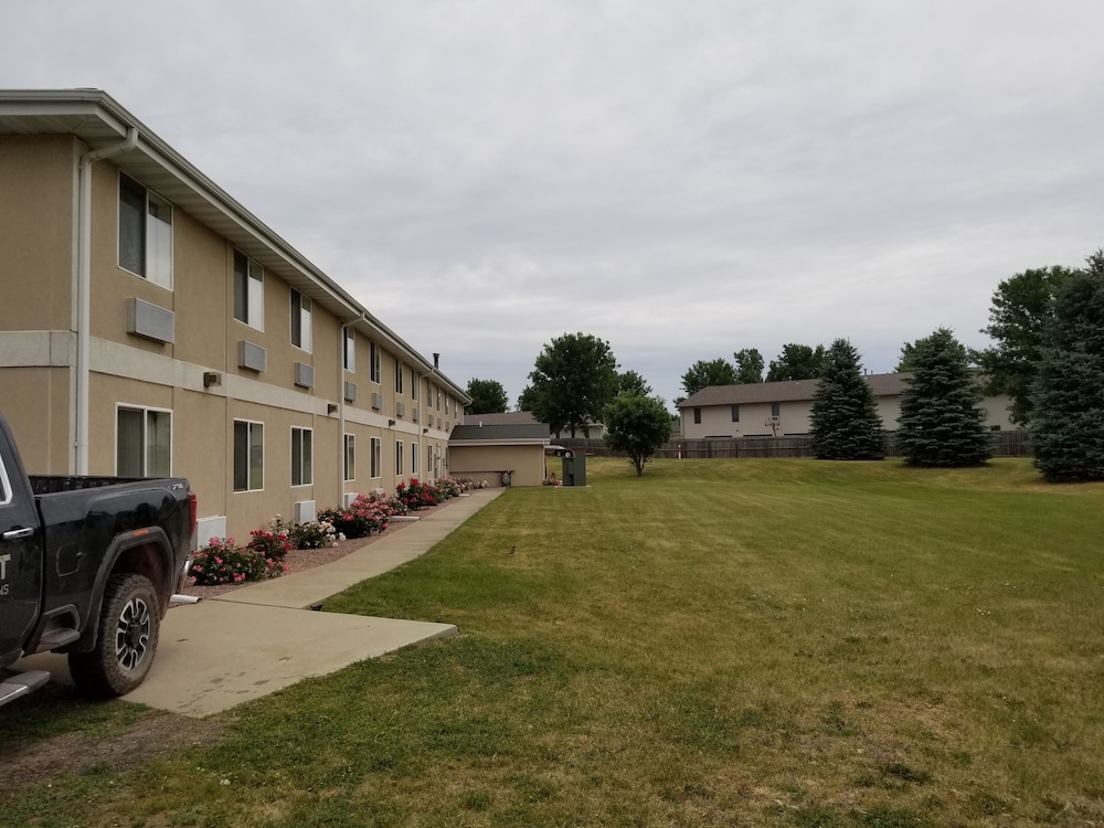 Bilmar Inn & Suites Dell Rapids Near Sioux Falls - photo 232