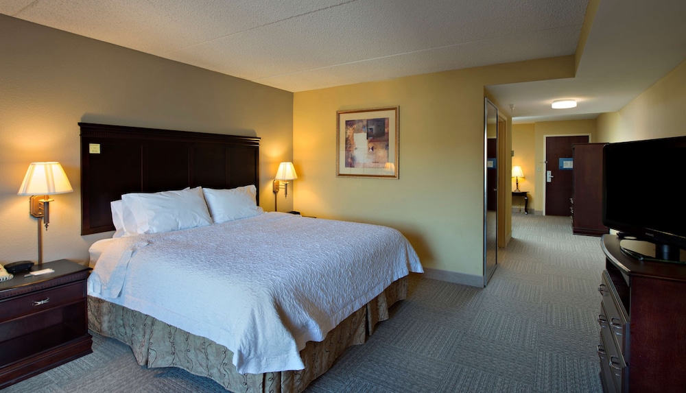 Hampton Inn Bennington - photo 13