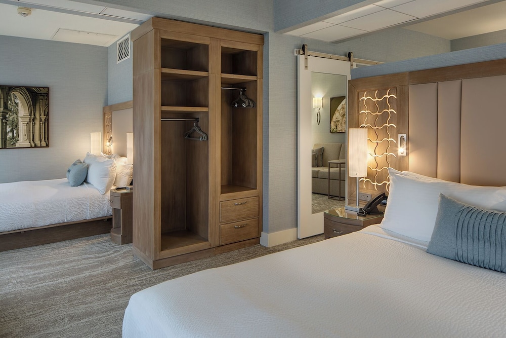 The Sofia Hotel - photo 36