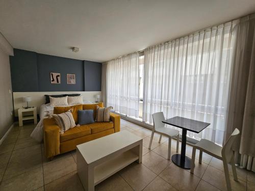 Amplios y Cómodos Monoambientes en Monserrat — 4-Star Luxury Hotel in Buenos Aires, Argentina