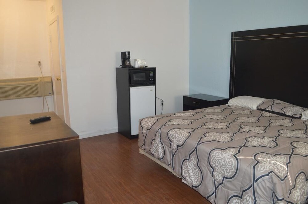 Tarpon Inn - photo 12