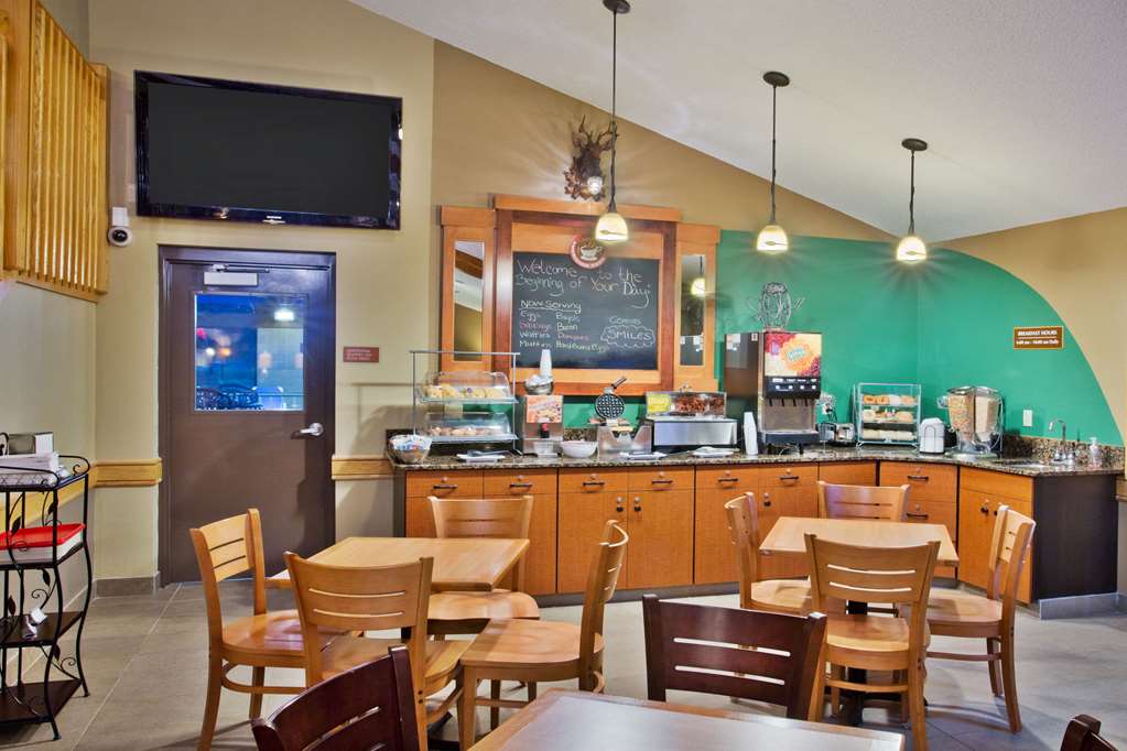 AmericInn by Wyndham Grand Forks - photo 27