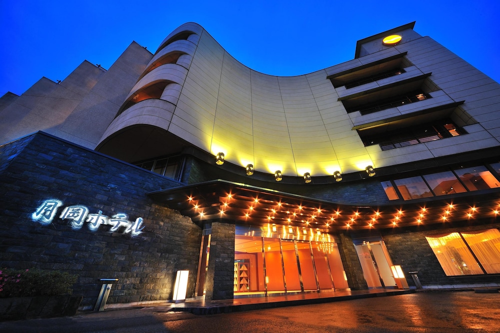 Tsukioka Hotel - carbon neutral hotel in Yamagata