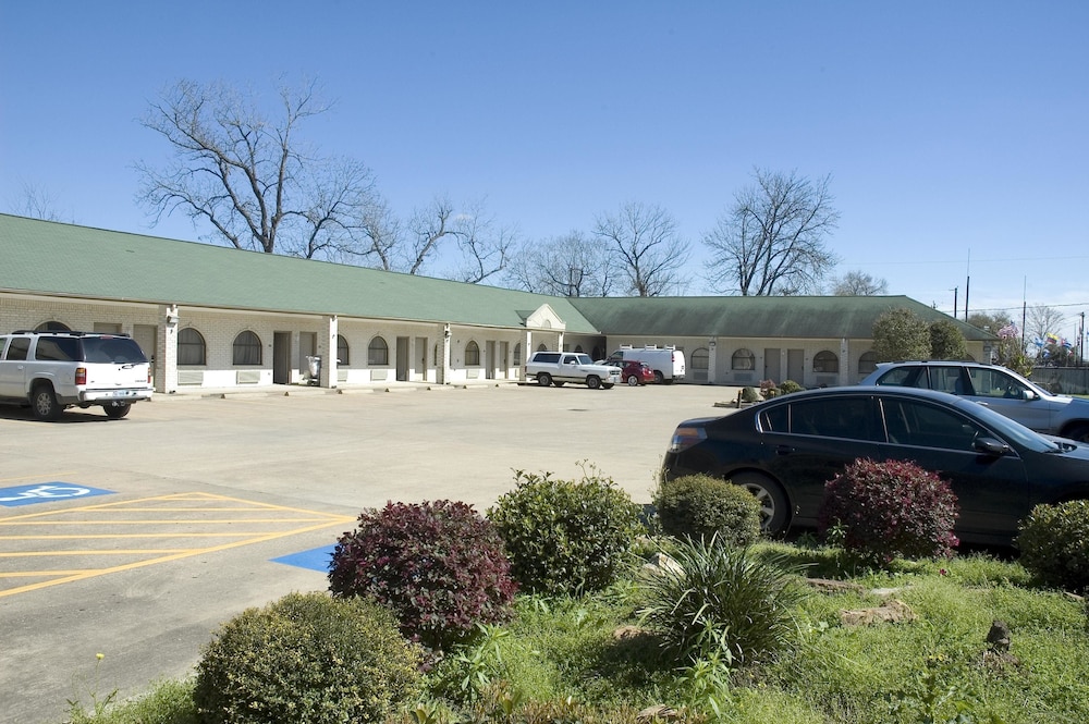 Budget Host Hempstead Inn - photo 27
