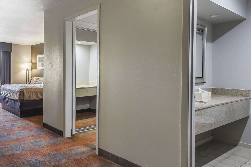 Quality Inn & Suites Stuttgart North - photo 27