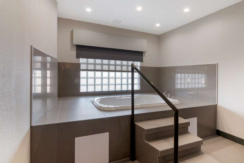 Best Western Premier Liberty Inn Suites - photo 21
