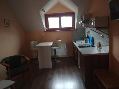 Ciklámen apartman — 4-Star Luxury Hotel in Gyenesdias, Hungary