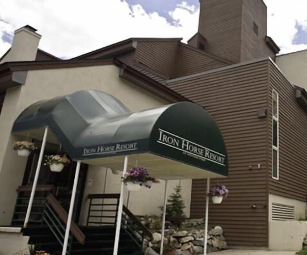 Iron Horse Resort - photo 16