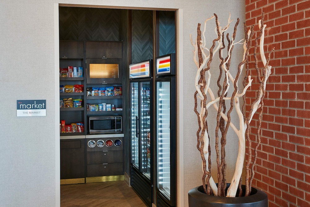 Courtyard by Marriott Erie Bayfront - photo 50