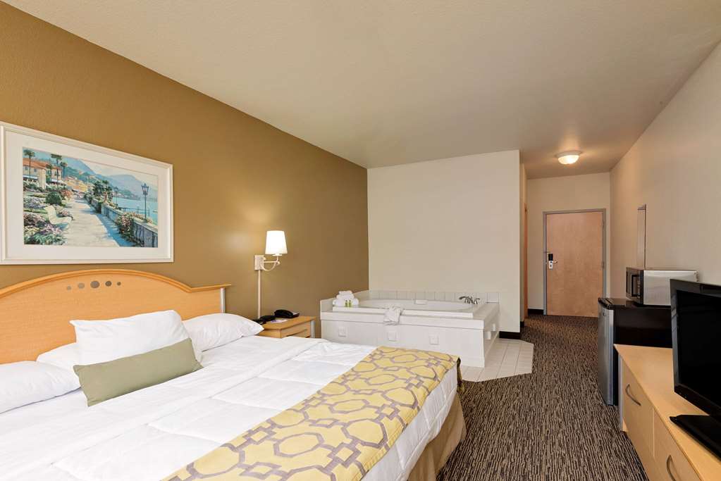 Baymont by Wyndham Lawrenceburg - photo 7