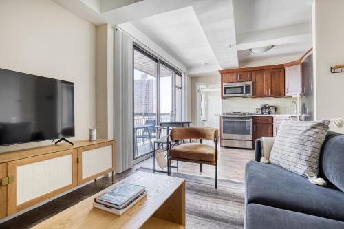UES 1BR w Gym Doorman nr Carl Schurz Park NYC 653 — 4-Star Luxury Hotel in New York City, United States