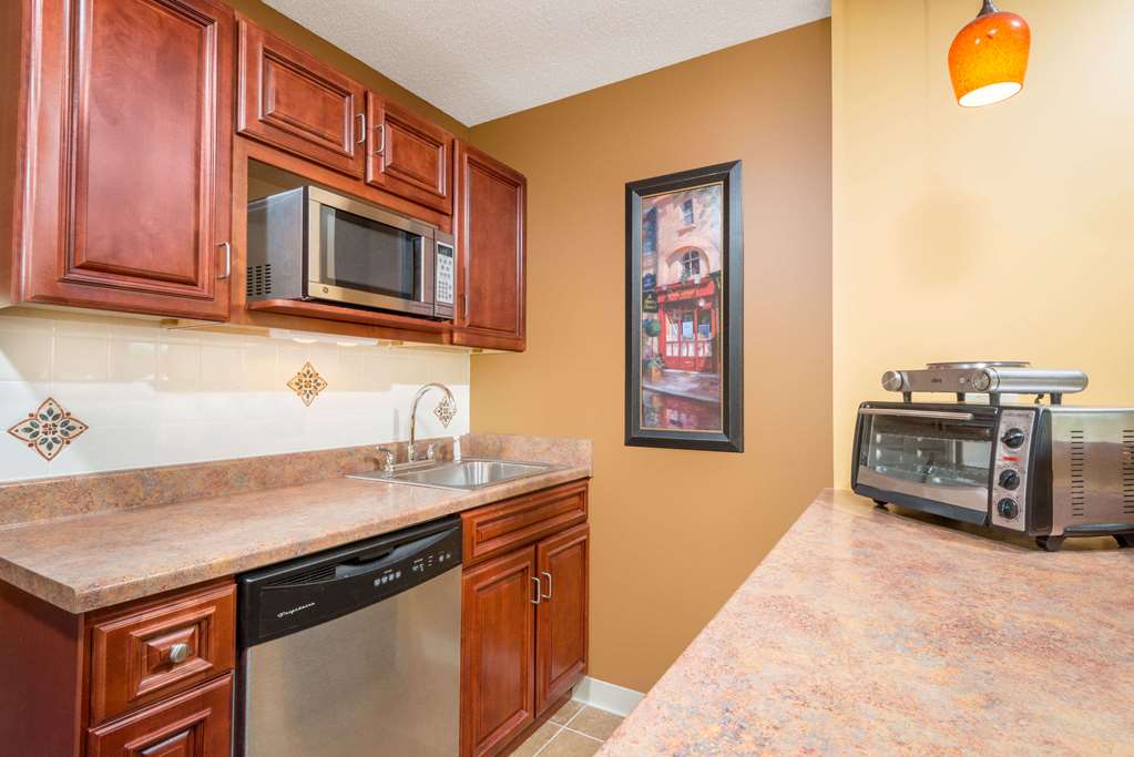 Ramada by Wyndham Catlettsburg Ashland - photo 18