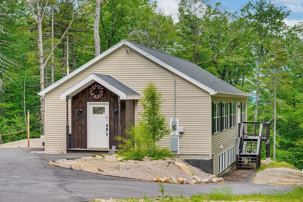 10 Mi to Echo Lake Wooded Escape with Grill in Conway, United States