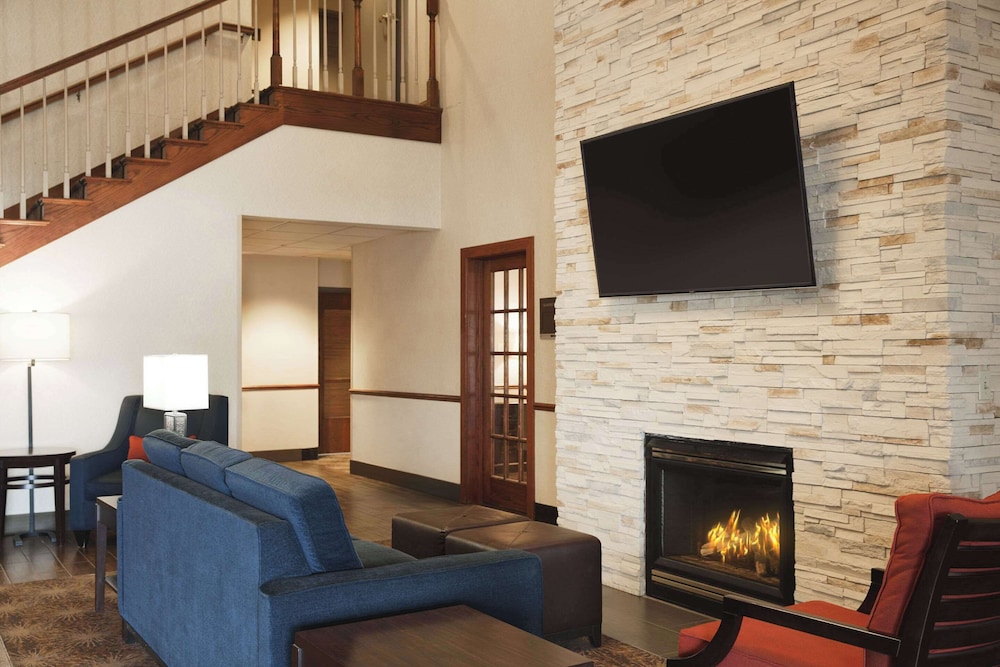 Comfort Suites Milwaukee Airport - photo 6
