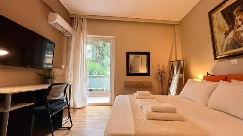 Koukaki Cozy Studio Retreat 1' from metro — 4-Star Luxury Hotel in Athens, Greece