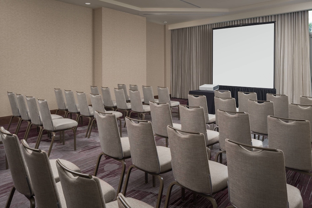 Courtyard by Marriott Miami Airport - photo 41