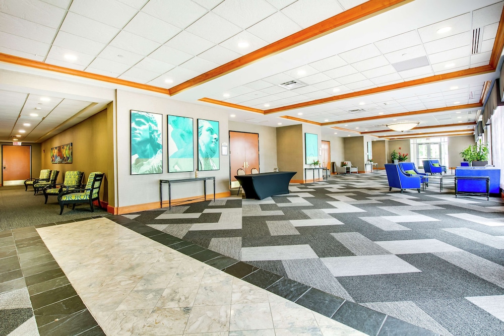 Hilton Garden Inn Louisville Airport - photo 51