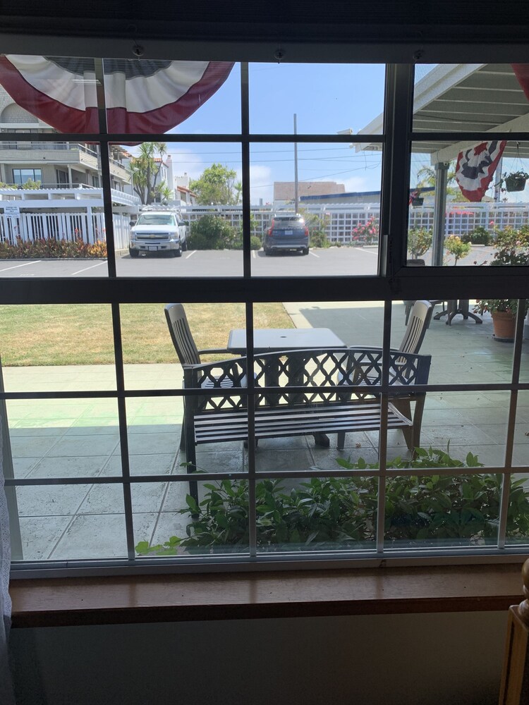 Edgewater Beach Inn - photo 74