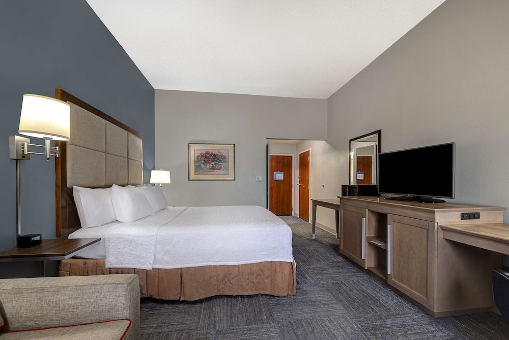 Hampton Inn Victoria - photo 5