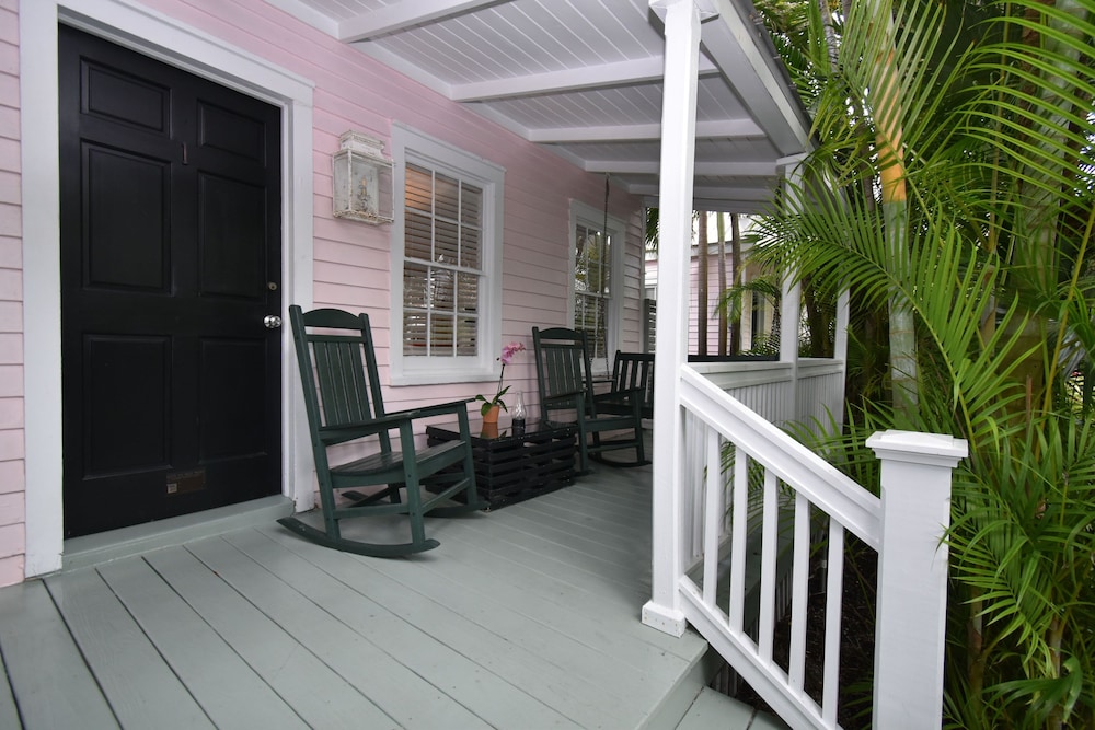 Simonton Court Historic Inn & Cottages - photo 159
