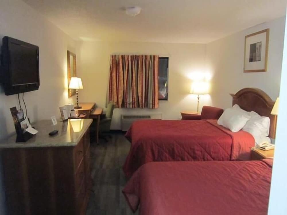 American Inn and Suites Ionia - photo 6