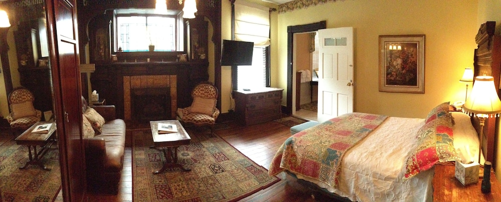 Vandiver Inn - photo 2