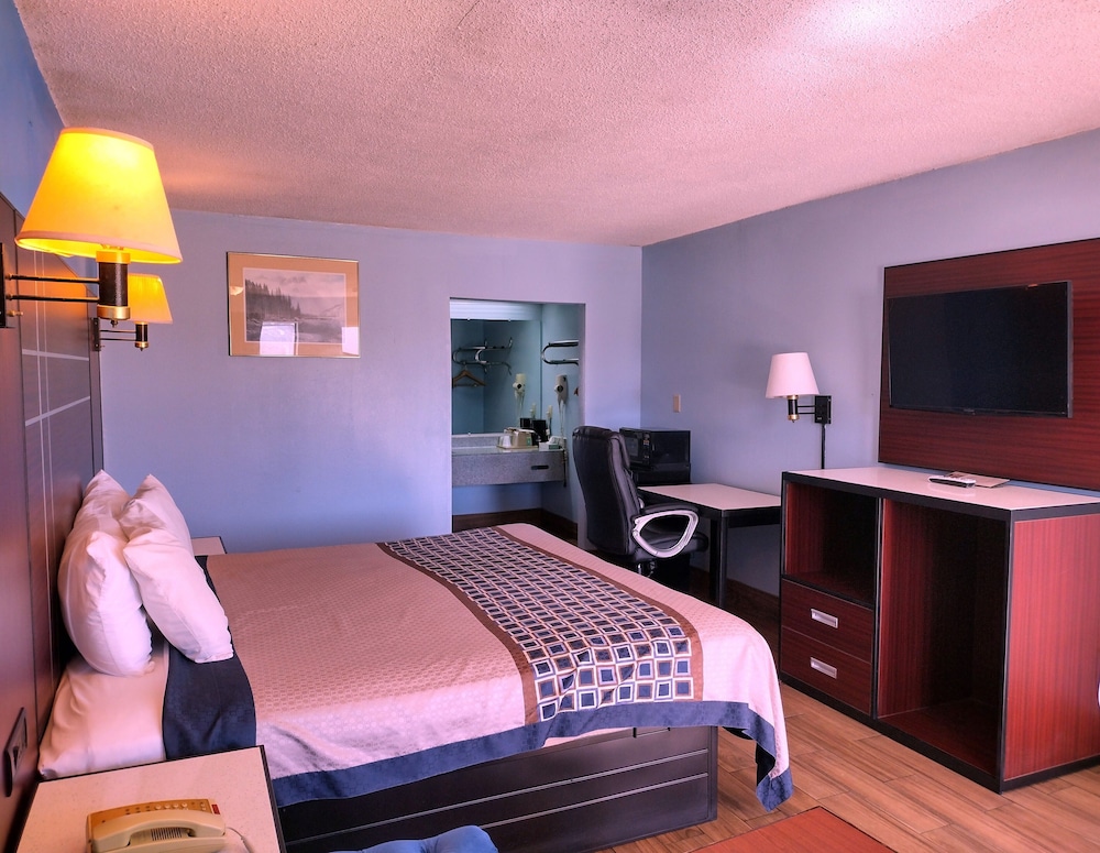 Rodeway Inn Richland Jackson South - photo 4