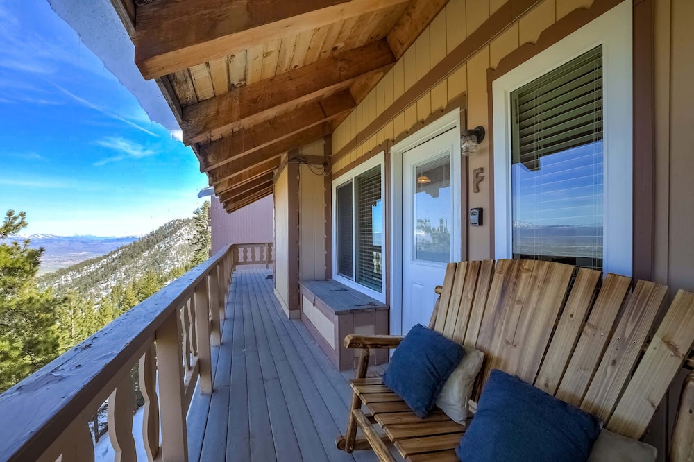 Mile High Mountain Carson Valley Views — 4-Star Luxury Hotel in South Lake Tahoe, United States
