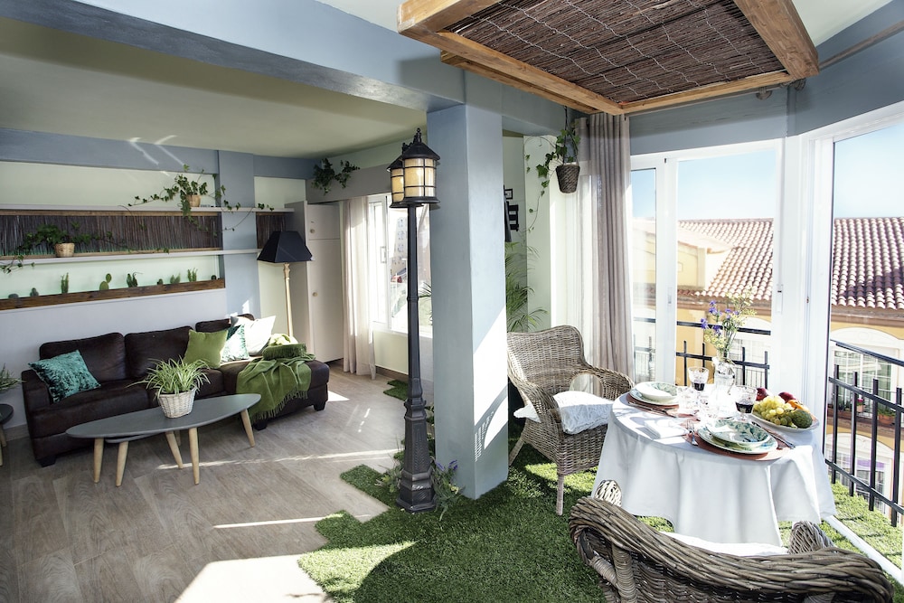 Garden Suite Amplia y Luminosa — 4-Star Luxury Hotel in Malaga, Spain