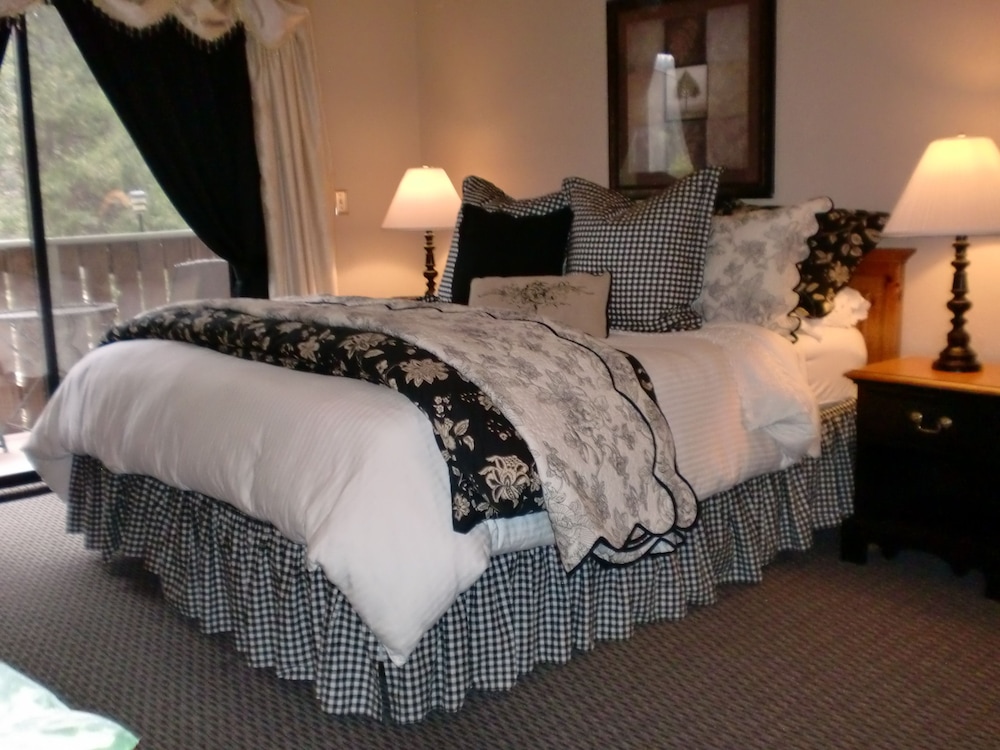 The North Shore Inn - photo 22