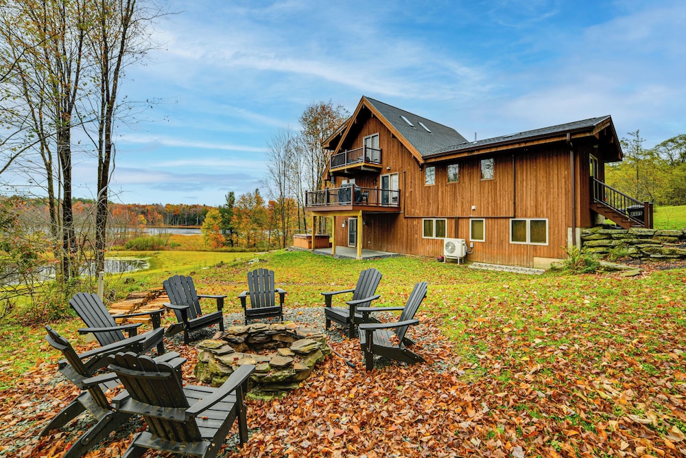 Golf Fish & Ski: Retreat w Game Room in Thompson — hotel in Thompson