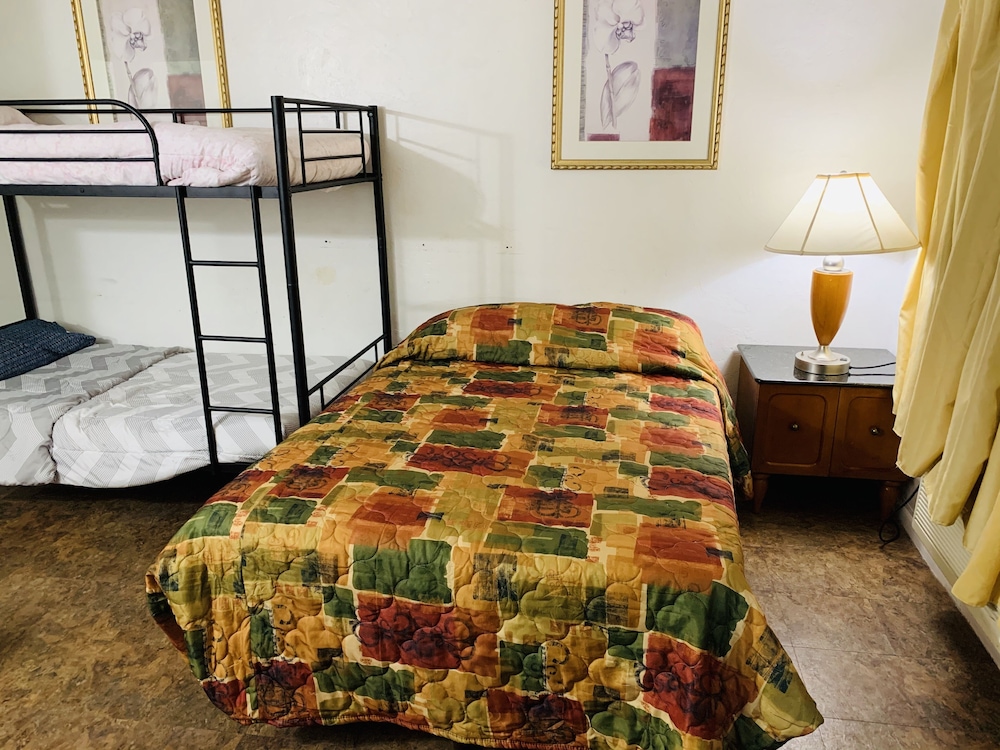 Pacheco Pass Motel - photo 12