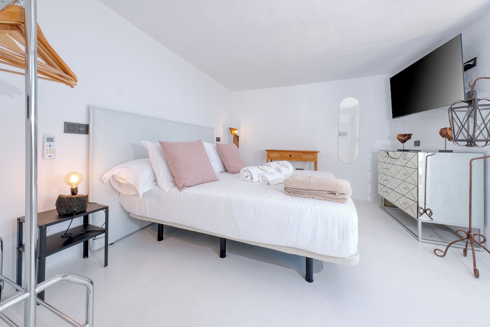 Casa Serena 10 Boutique Hotel Adults Only in Tias, Spain