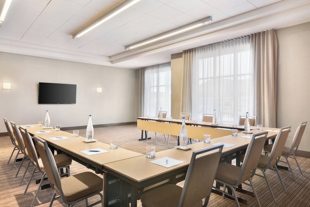 Four Points by Sheraton Fargo Medical Center - photo 32