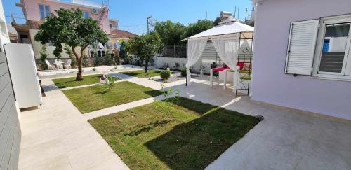 Fiore 200m From Central Square in Argostolion, Greece