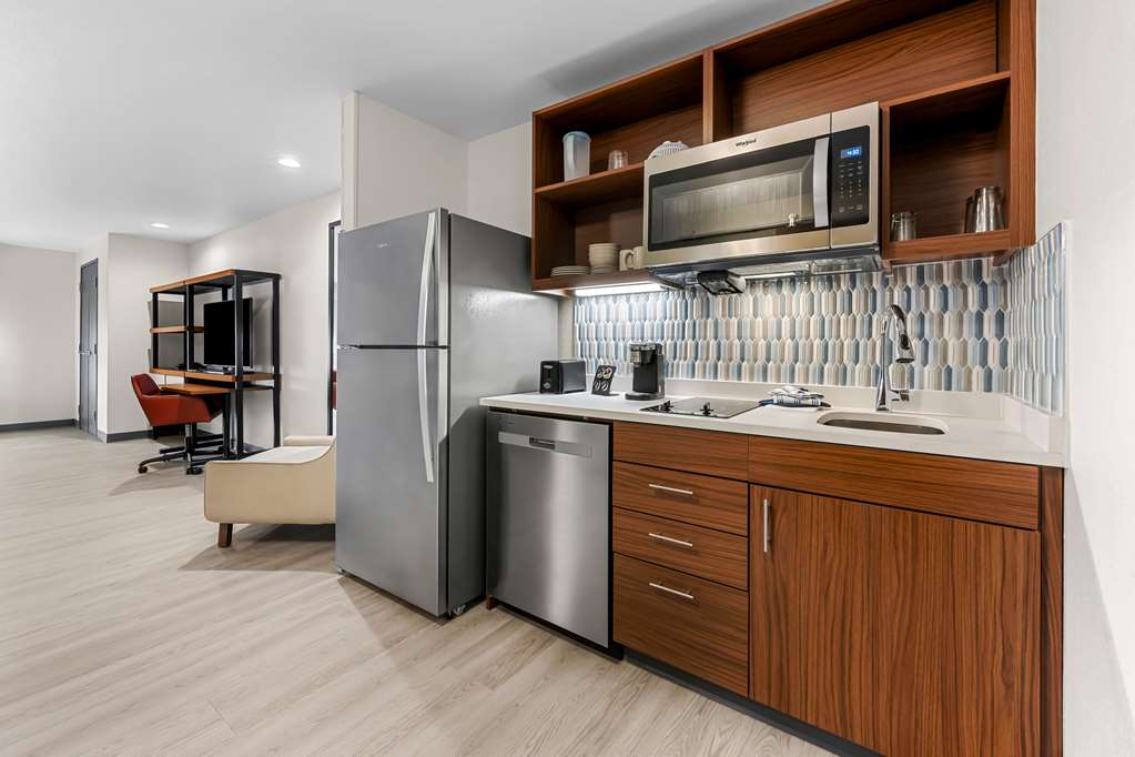 Everhome Suites Fayetteville near Fort Bragg - photo 19