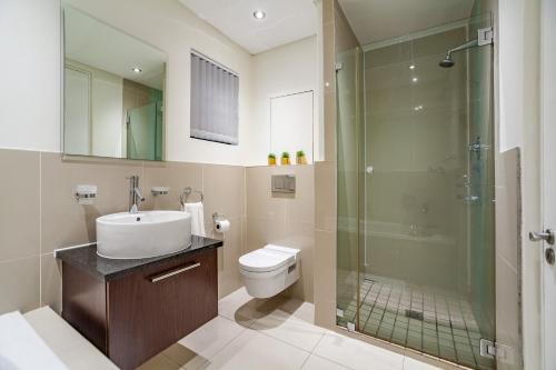 Modern Beachfront Studio 133 Eden on the Bay