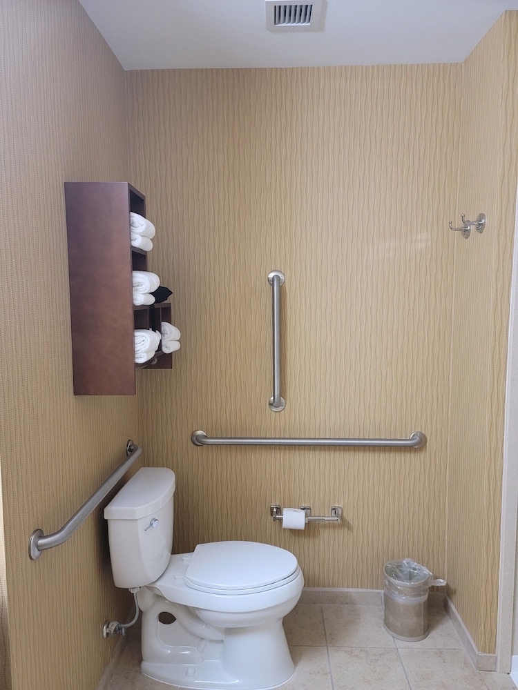 Hampton Inn Austin Oak Hill - photo 25