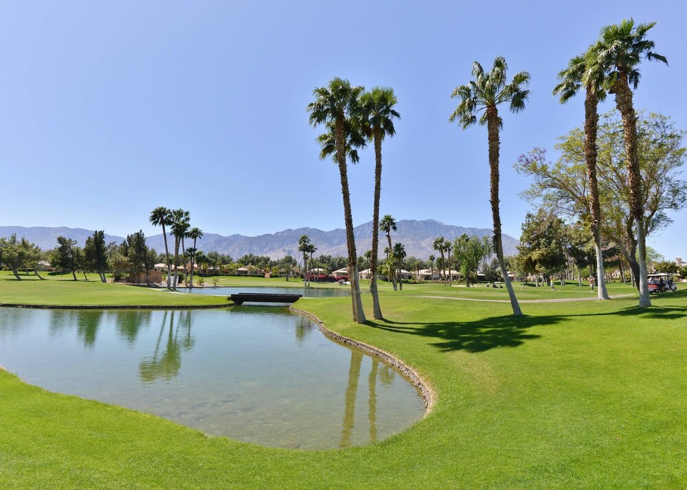 Laguna Villa at Desert Princess Resort - carbon neutral hotel in Cathedral City