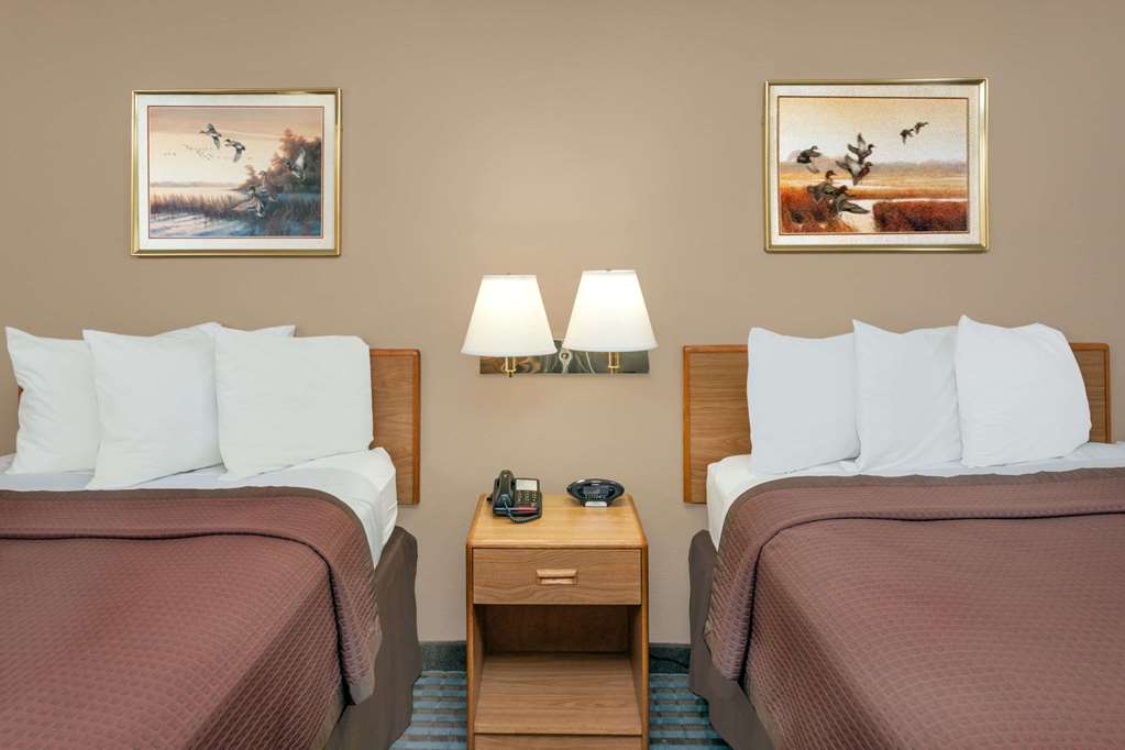 Days Inn by Wyndham Charleston - photo 11