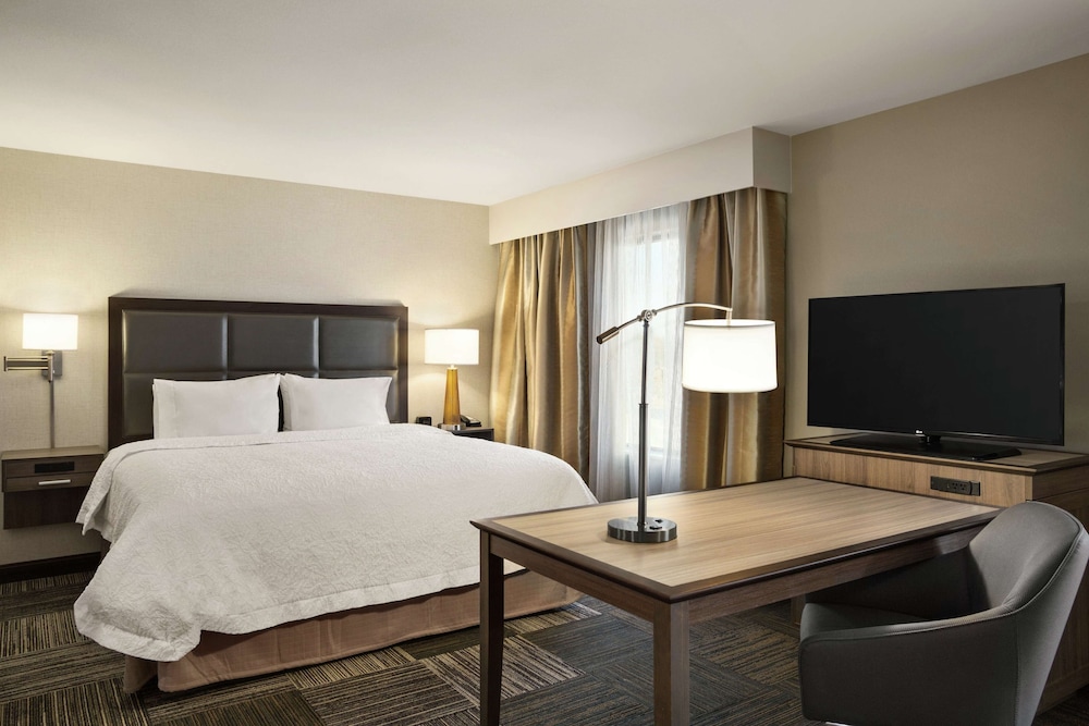 Hampton Inn & Suites Minooka - photo 11