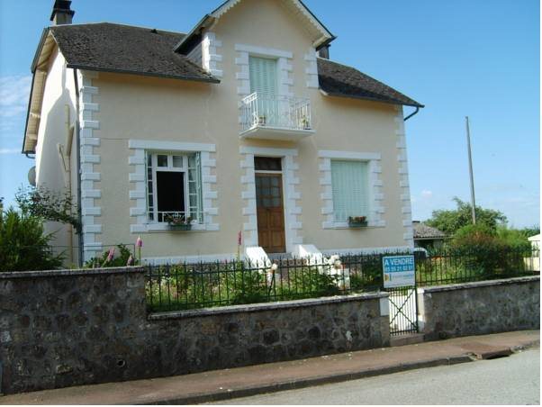 Les Pradelles - carbon neutral hotel in Neuvic